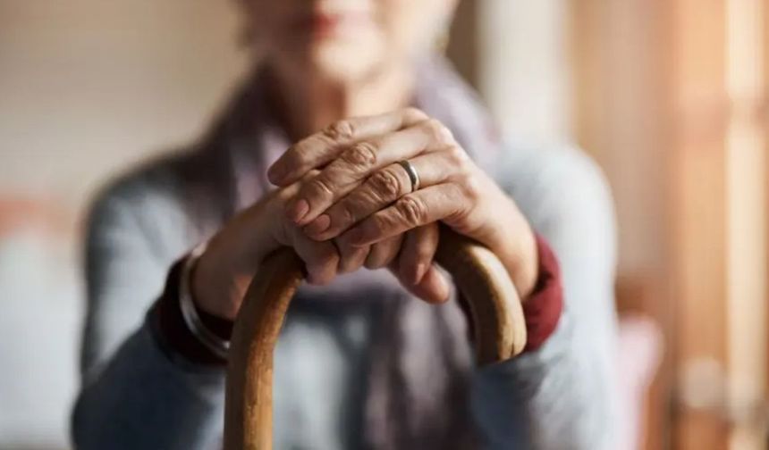 Araştırma sonuçları ortaya çıkardı: Yaşlanma 44 ve 60 yaşlarında hızlanıyor