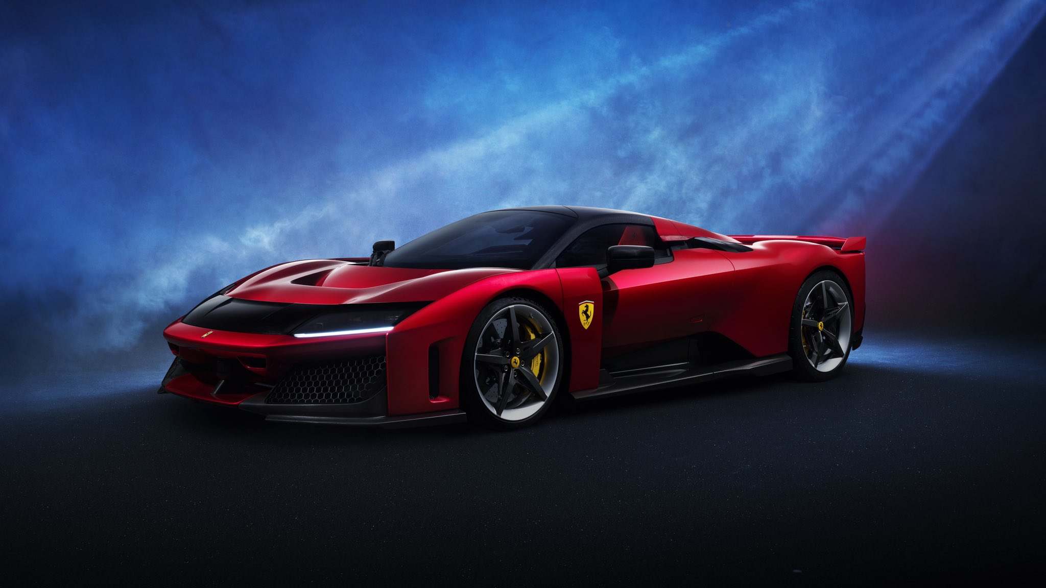 Ferrari’nin Hibrit Canavarı F80, Türkiye’den 2 Müşteri Buldu! (4)