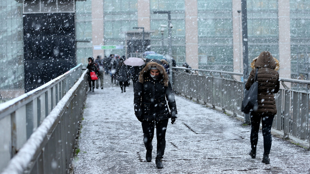 Meteoroloji Açıkladı İstanbul’da Kar Yağışı Başlıyor (1)