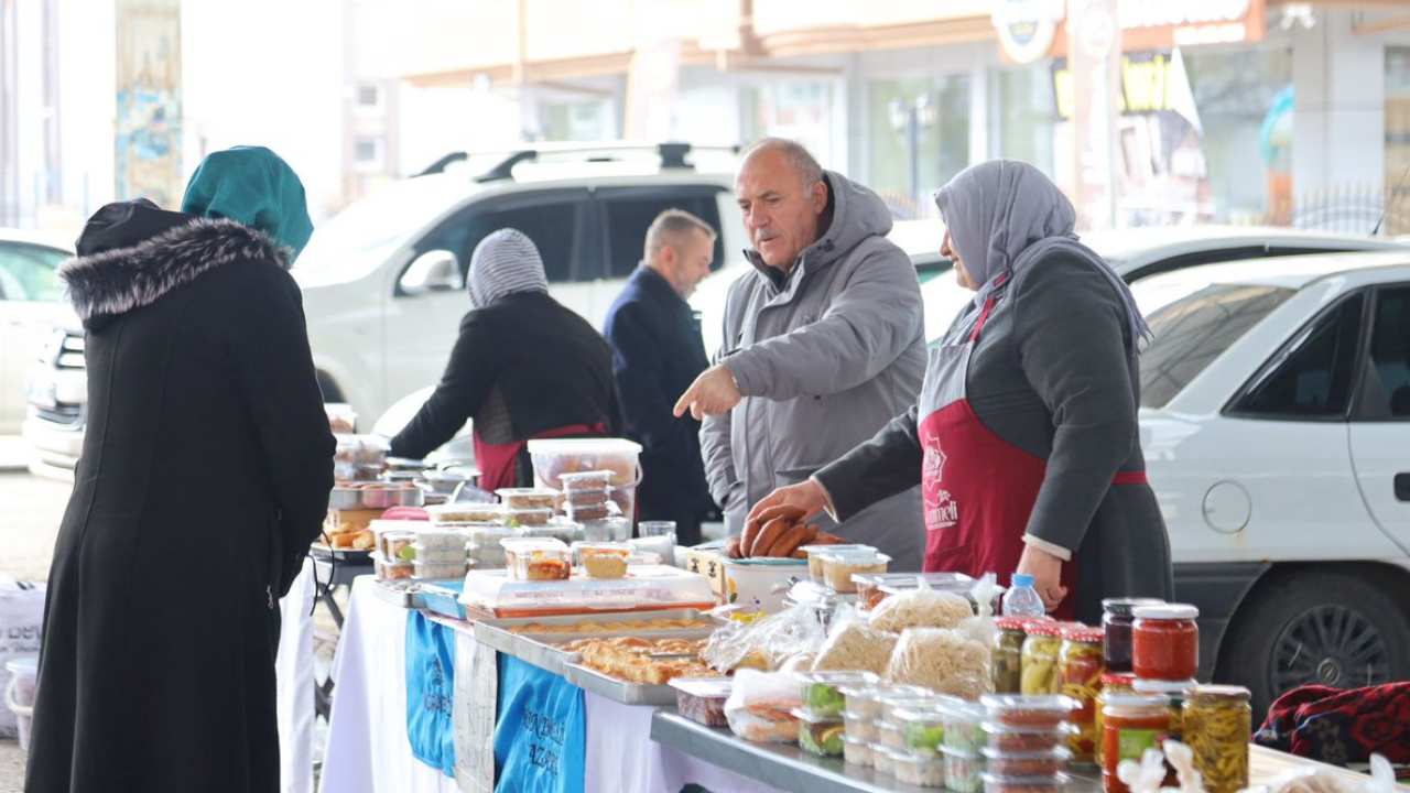 Emekliye Özel ‘’Emek Pazarı’’ Kuruldu İsteyen Kendi Ürünlerini Satabilecek