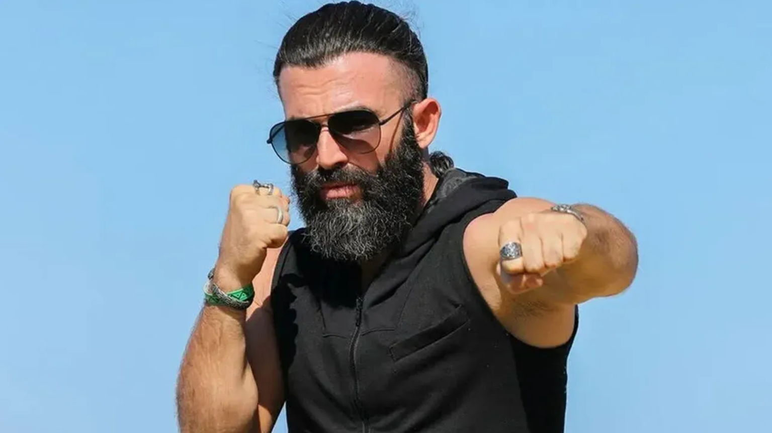 'Wine Me Dine Me' Skandalının Ardından Turabi Çamkıran'dan Yeni Şarkı 'Dur Abi, Sus Abi' (1)