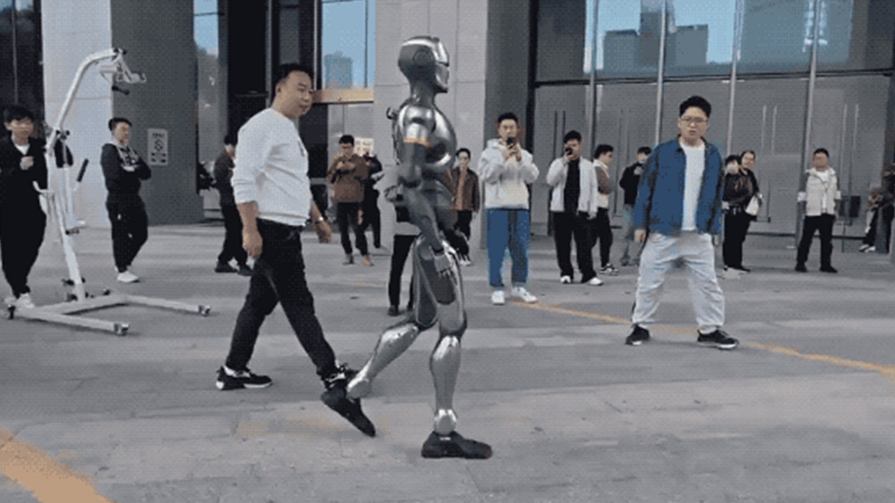 Yapay Zekalı Polis Robotlar Ve Deepseek Ai Çalışanları Shenzhen Sokaklarında Yerini Aldı