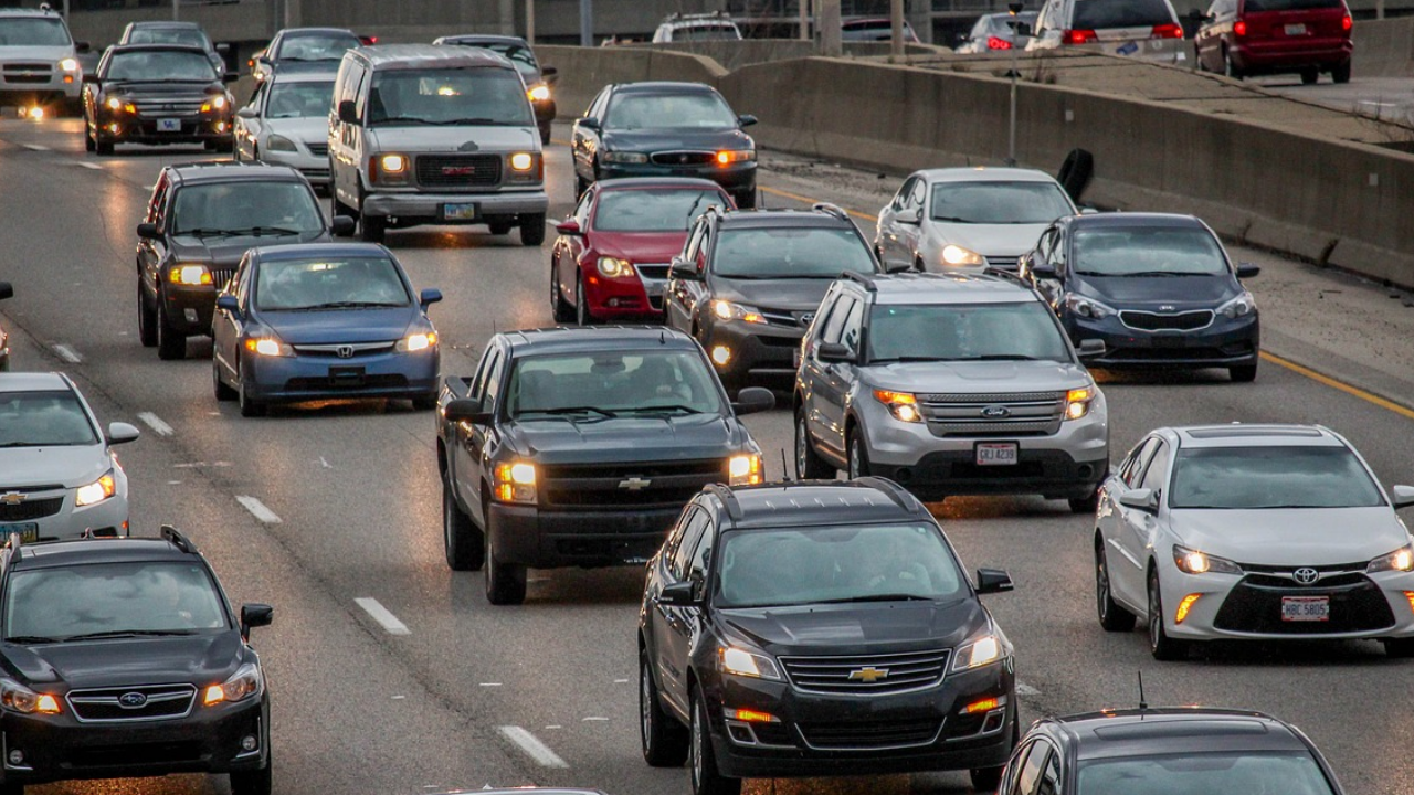 İçişleri Bakanlığı Açıkladı Beyaz Farlı Araçlar Trafikten Men Edilecek (2)