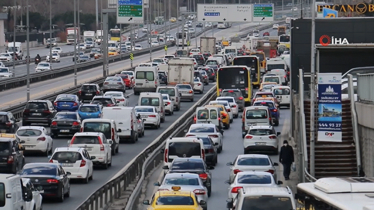 İstanbul’da Çağlayan Yolları Trafiğe Kapatıldı! (1)