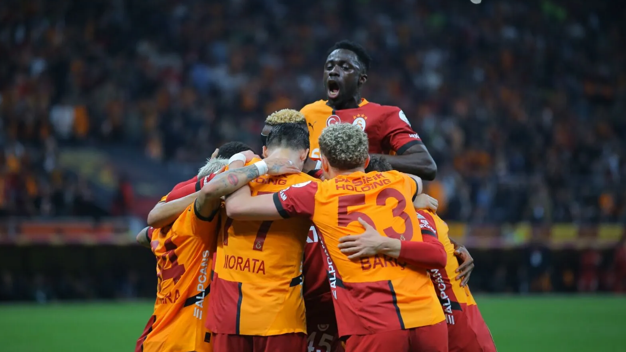 Okan Buruk Kadroya Neşteri Vuruyor Galatasaray’da Ilk Ayrılık Belli Oldu (1)