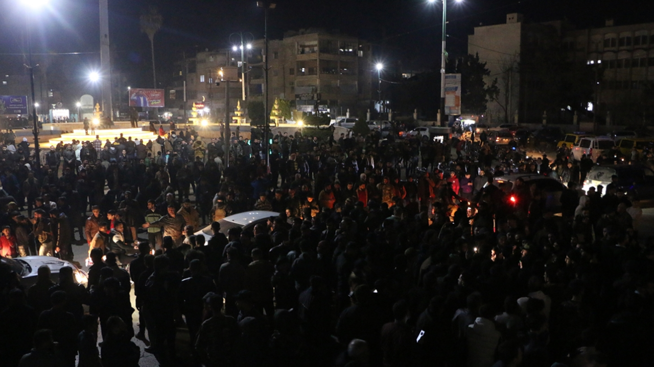 Suriye Lazkiye’de Kanlı Gece En Az 70 Kişi Hayatını Kaybetti