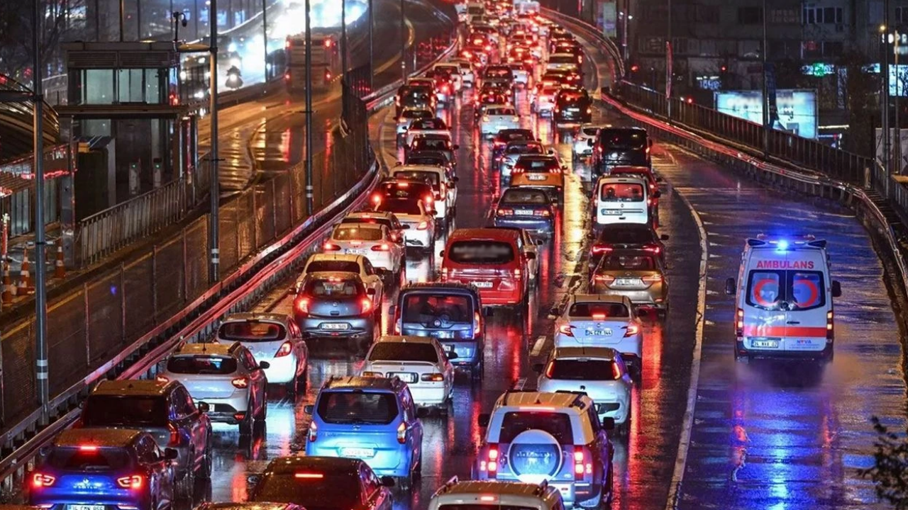 İstanbul’da Göç Başladı Depremler Sonrası Anadolu Kentlerine Akın Ediliyor (1)