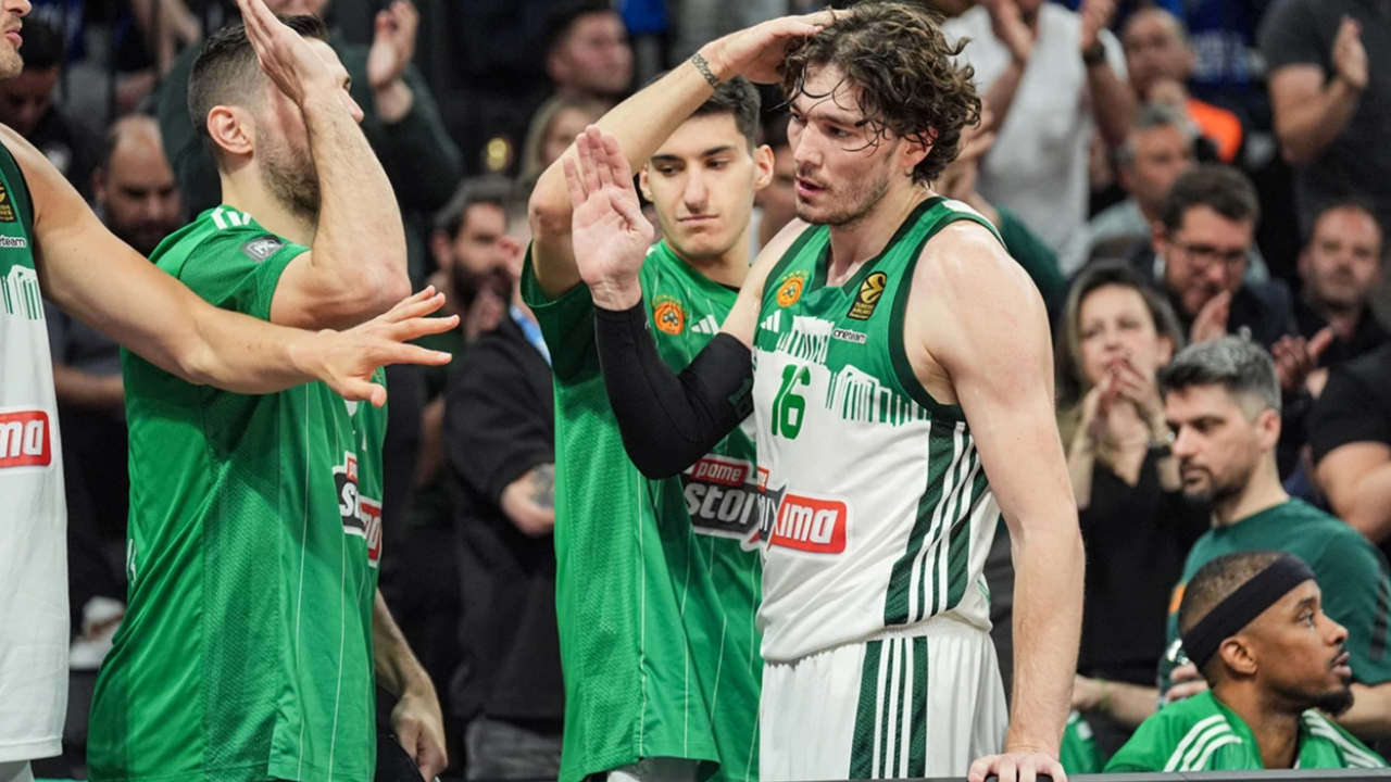 Anadolu Efes Taraftarı Tepki Göstermişti Cedi Osman’dan Yanıt Geldi (1)