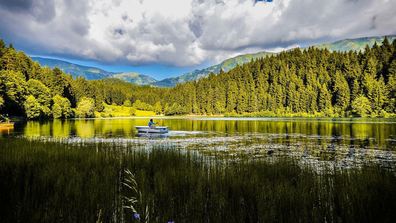 Artvin’in Sakin Cenneti Şavşat Tabloyu Andıran Manzaraları Ile Büyülüyor (2)