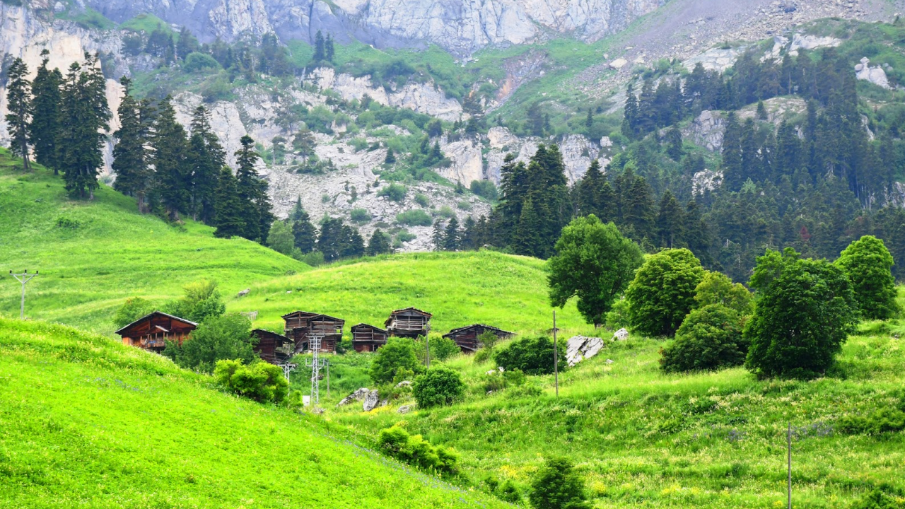 Artvin’in Sakin Cenneti Şavşat Tabloyu Andıran Manzaraları Ile Büyülüyor
