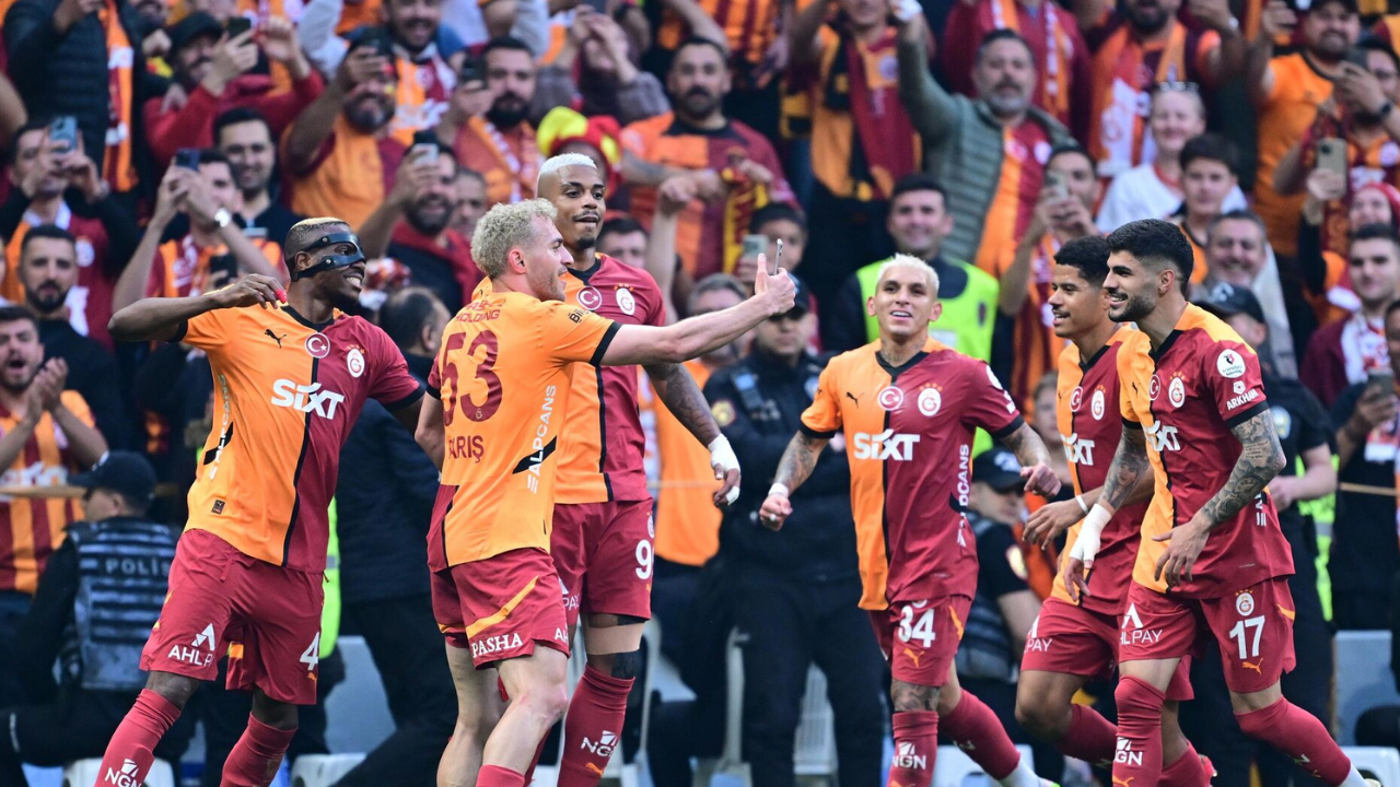 Erman Toroğlu Duyurdu Galatasaray’a Victor Osimhen Müjdesi