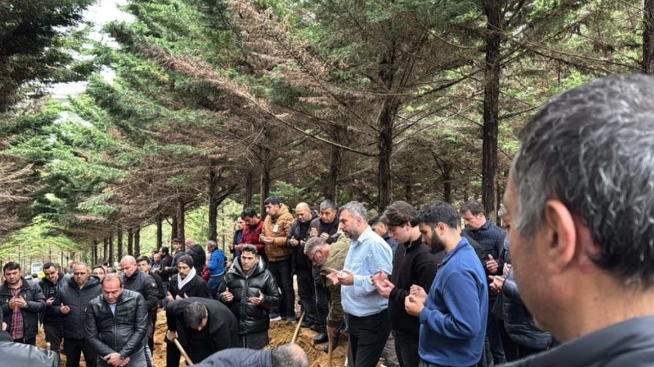 Ertem Şener Acı Haberle Yıkıldı Annesi Meltem Şener Hayatını Kaybetti