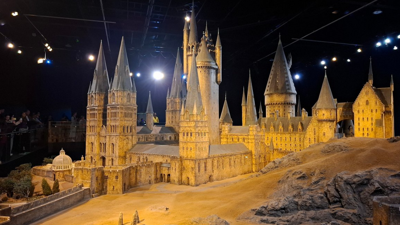 Harry Potter Dizisinin Macerası Başlıyor Setten Ilk Kareler Geldi