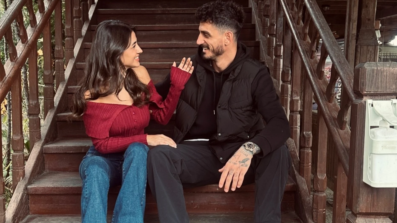 Hazal Çağlar, Romantik Teklife ‘Evet’ Dedi Milli Futbolcu Samet Akaydın Ile Evleniyor (1)