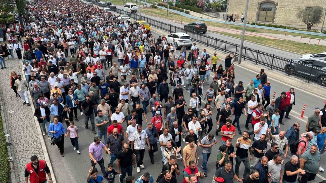 İzmir’de 23 Bin İşçi Grevde Belediye 65 Bin Tl Teklif Etti, İşçiler 82 Bin Tl İstiyor (1)