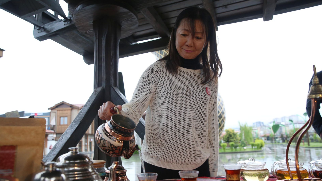 Japonya’nın Ilk Türk Çay Ustası Rize’ye Geldi Yumika Arita’dan Tavşan Kanı Çay Tarifi