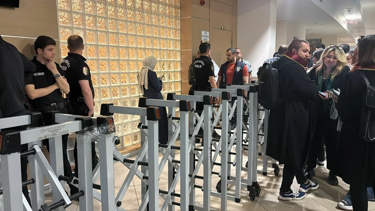 Kadıköy Protestosu Davası Esila Ayık Ve Iki Öğrenci Için Tahliye Kararı Verildi