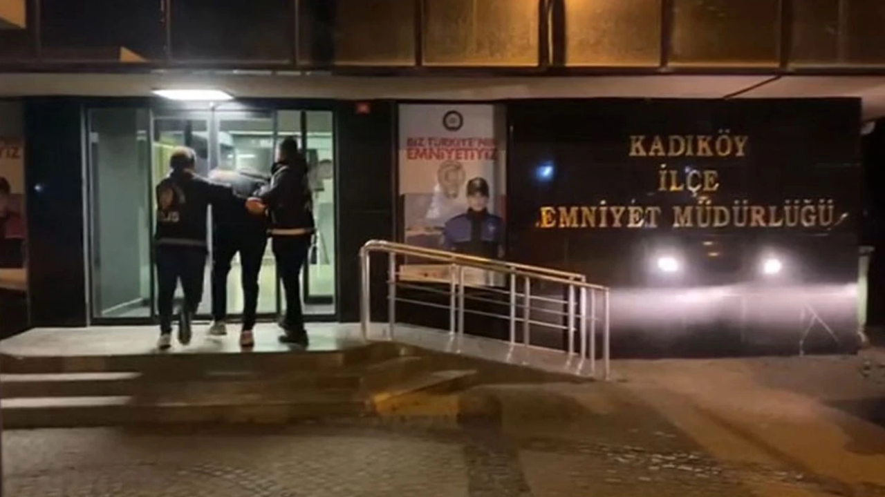 Kadıköy’de Galatasaray Taraftarına Silahla Saldıran Kişi Yakalandı