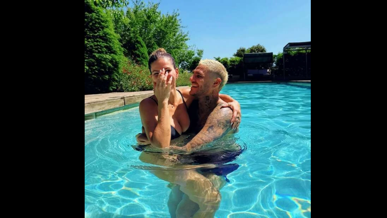 Mauro Icardi Ile China Suarez Aşka Geldi Havuzda Romantizm Kokan Pozlar (1)