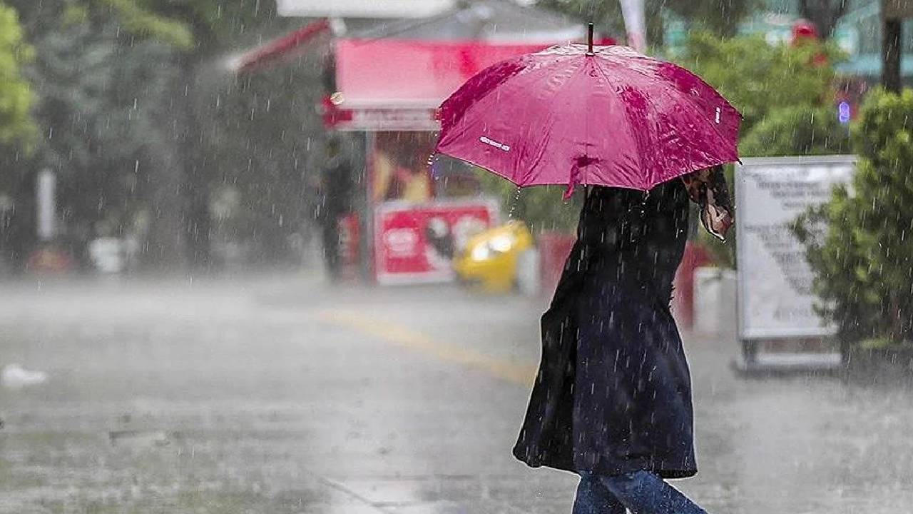 Türkiye Genelinde Sağanak Yağış Ve Fırtına Uyarısı İstanbul, Ankara Ve İzmir Için Alarm (1)
