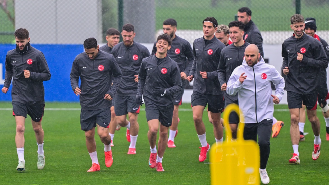 Vincenzo Montella’dan Sürpriz Tercihler A Milli Takım’ın Aday Kadrosu Açıklandı (1)
