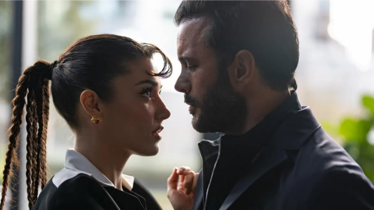 Aşkı Hatırla Dizisinde Olay Sahne Hande Erçel Ile Barış Arduç’tan Cesur Performans