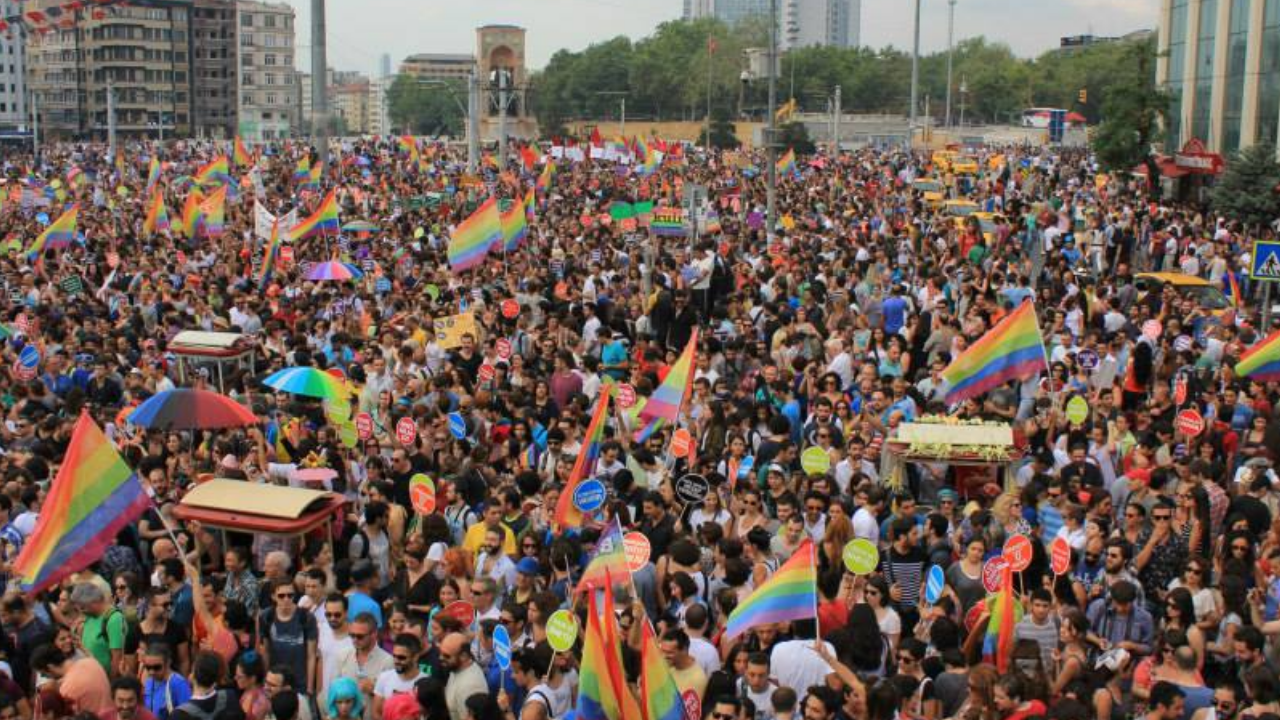 İstanbul Valisi’nden Onur Yürüyüşü Yasağı Açıklaması!