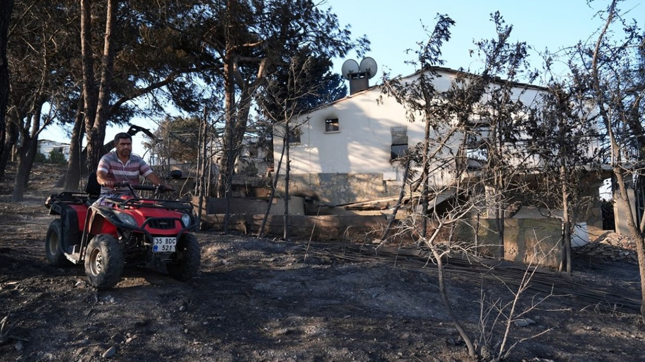 İzmir’de 16 Saatlik Yangın Felaketin Boyutu Sabah Ortaya Çıktı (1)