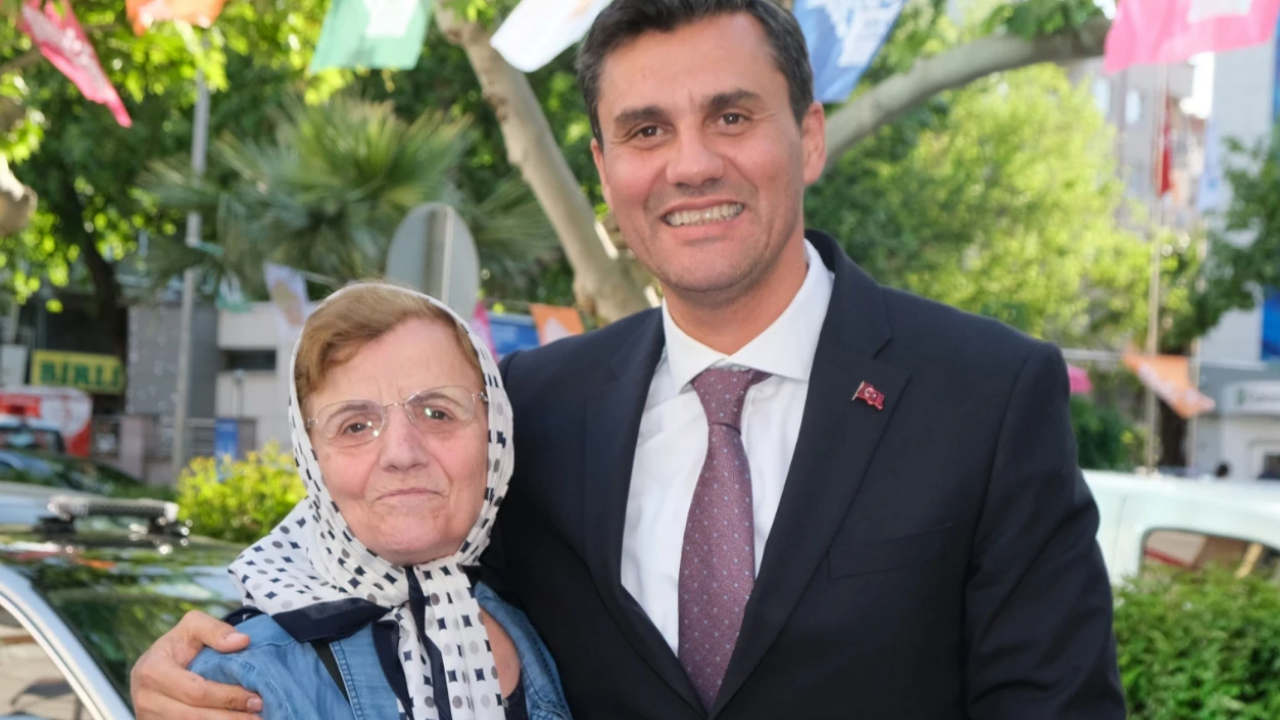 Oğlunun Ölümüne Dayanamadı Ferdi Zeyrek’in Annesi Fenalaştı