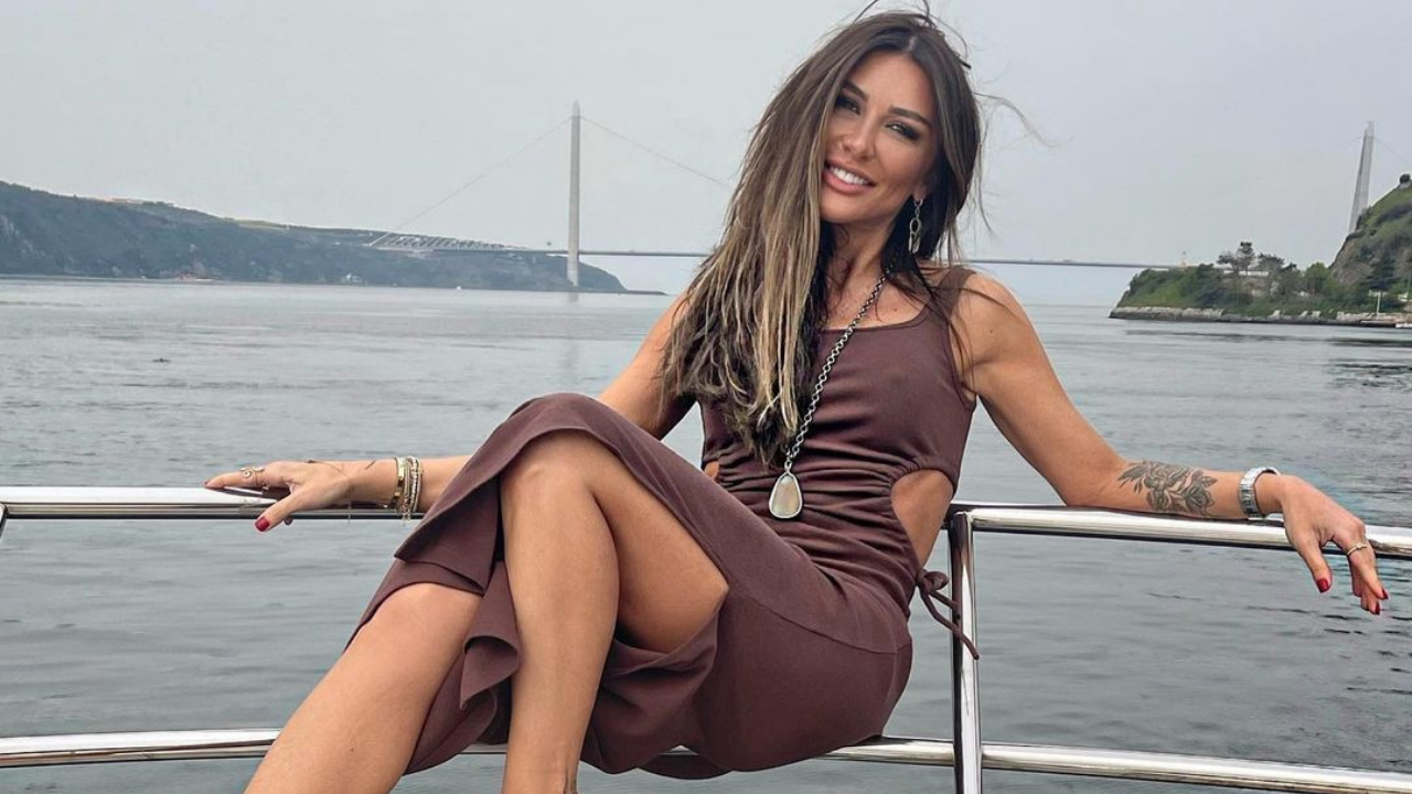 Selen Görgüzel’in Sahne Şovu Olay Yarattı Dans Videosu Dillere Düştü