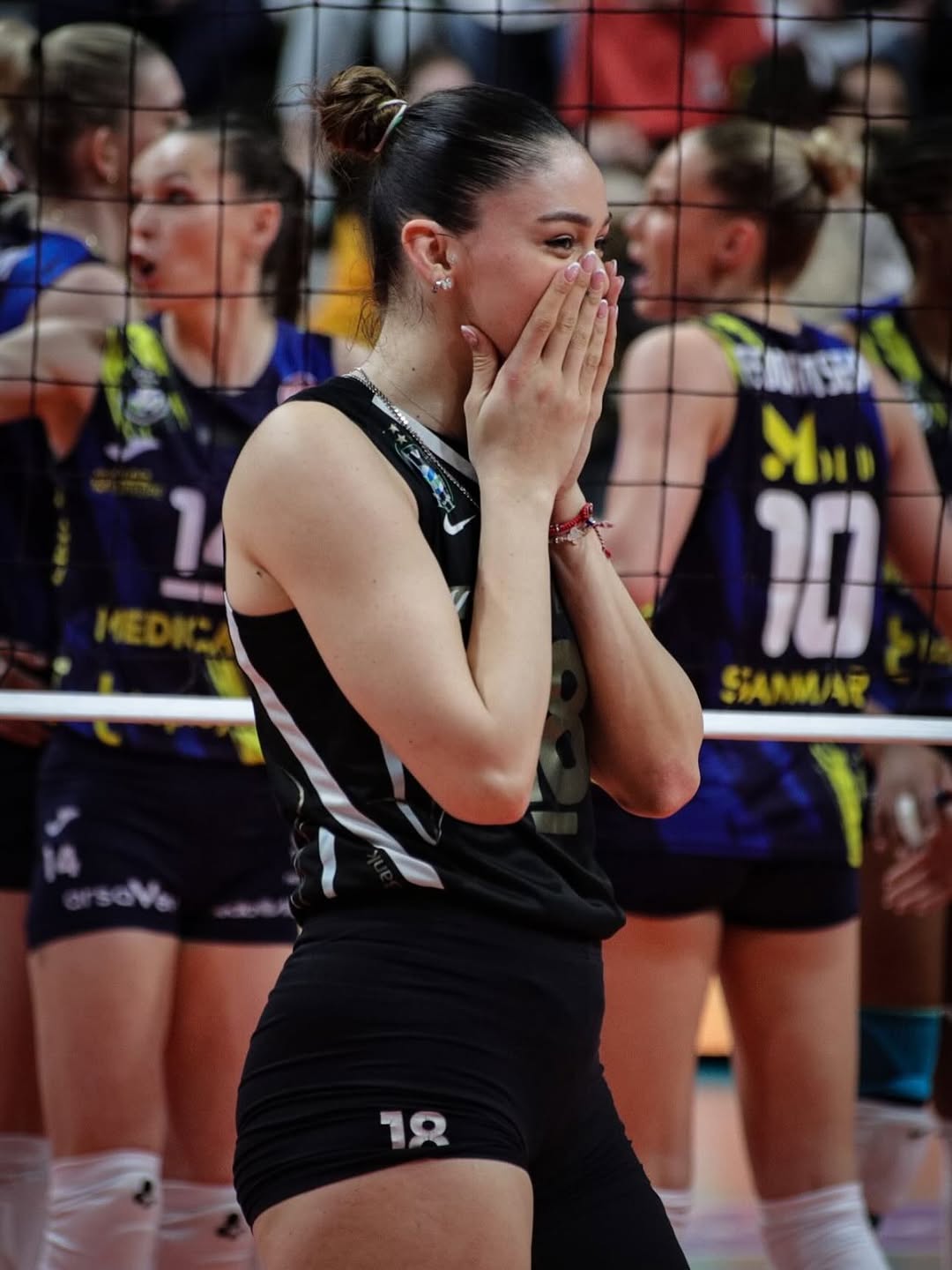 Zehra Güneş1