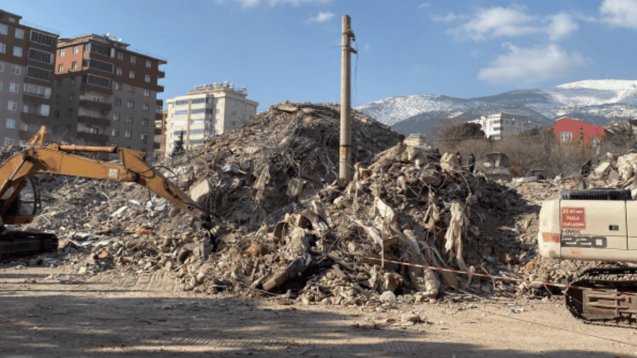 152 Canın Yaşamını Yitirdiği Palmiye Sitesi Davasında Müteahhitlere Şok Ceza! Yeterli Mi (111111)
