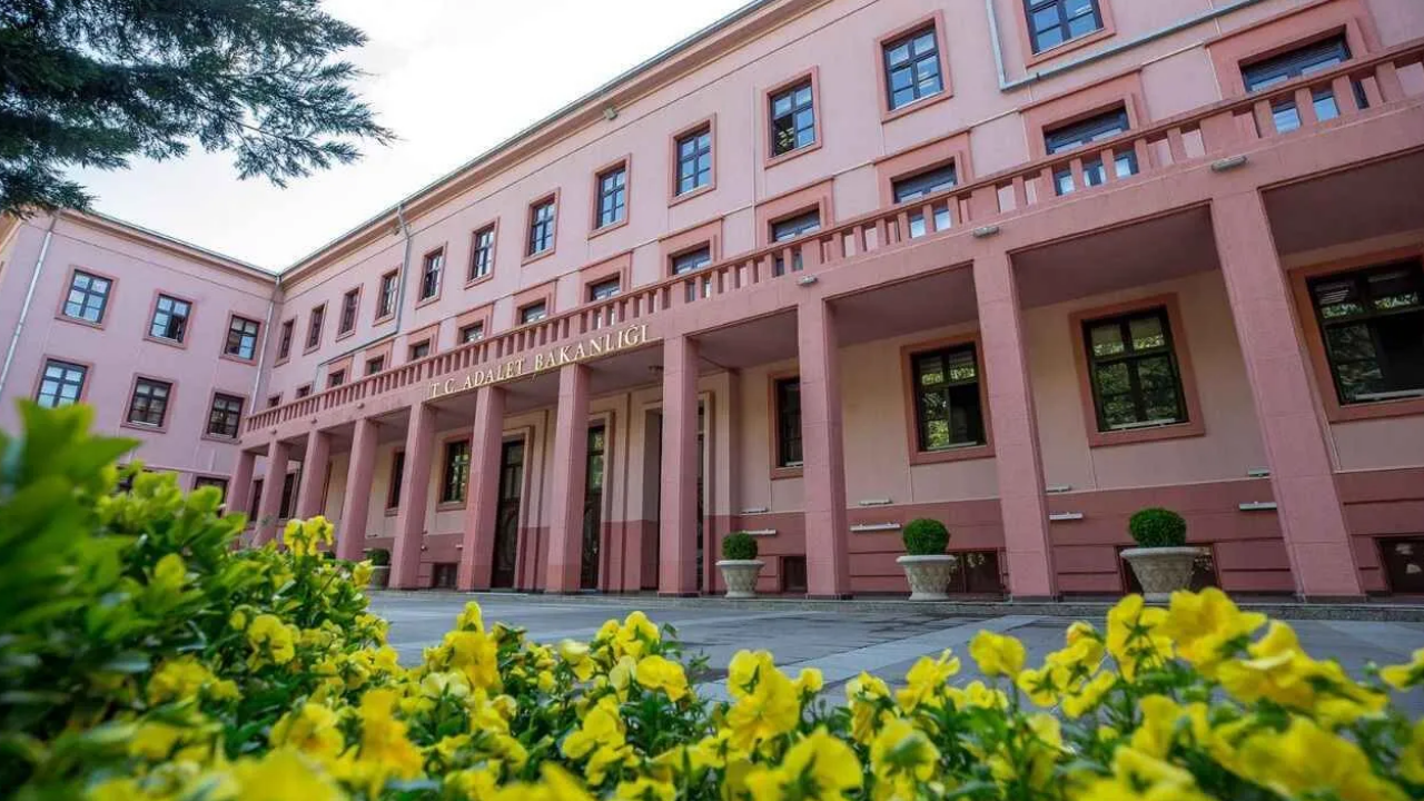 Adalet Bakanlığı 5 Bin Sözleşmeli Personel Alımı Yapacak (1)