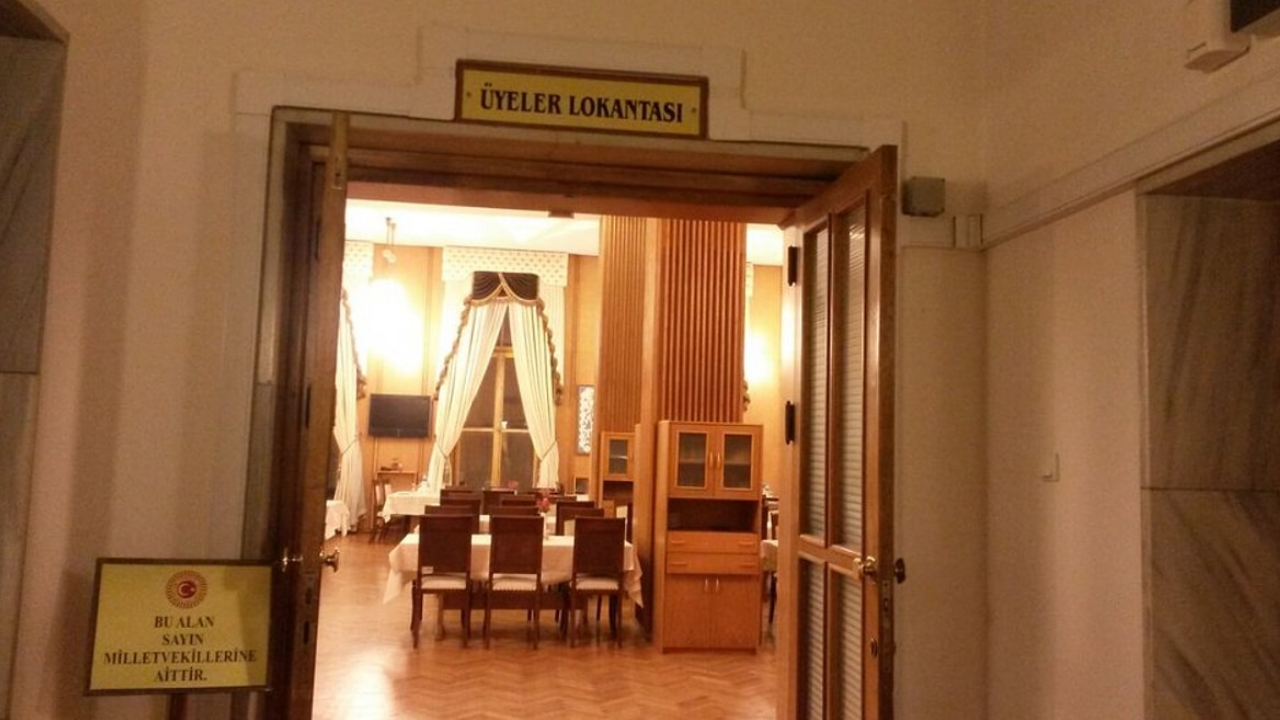 Ankara’da Salgın Endişesi Tbmm’de 100’Den Fazla Kişi Hastanelik Oldu