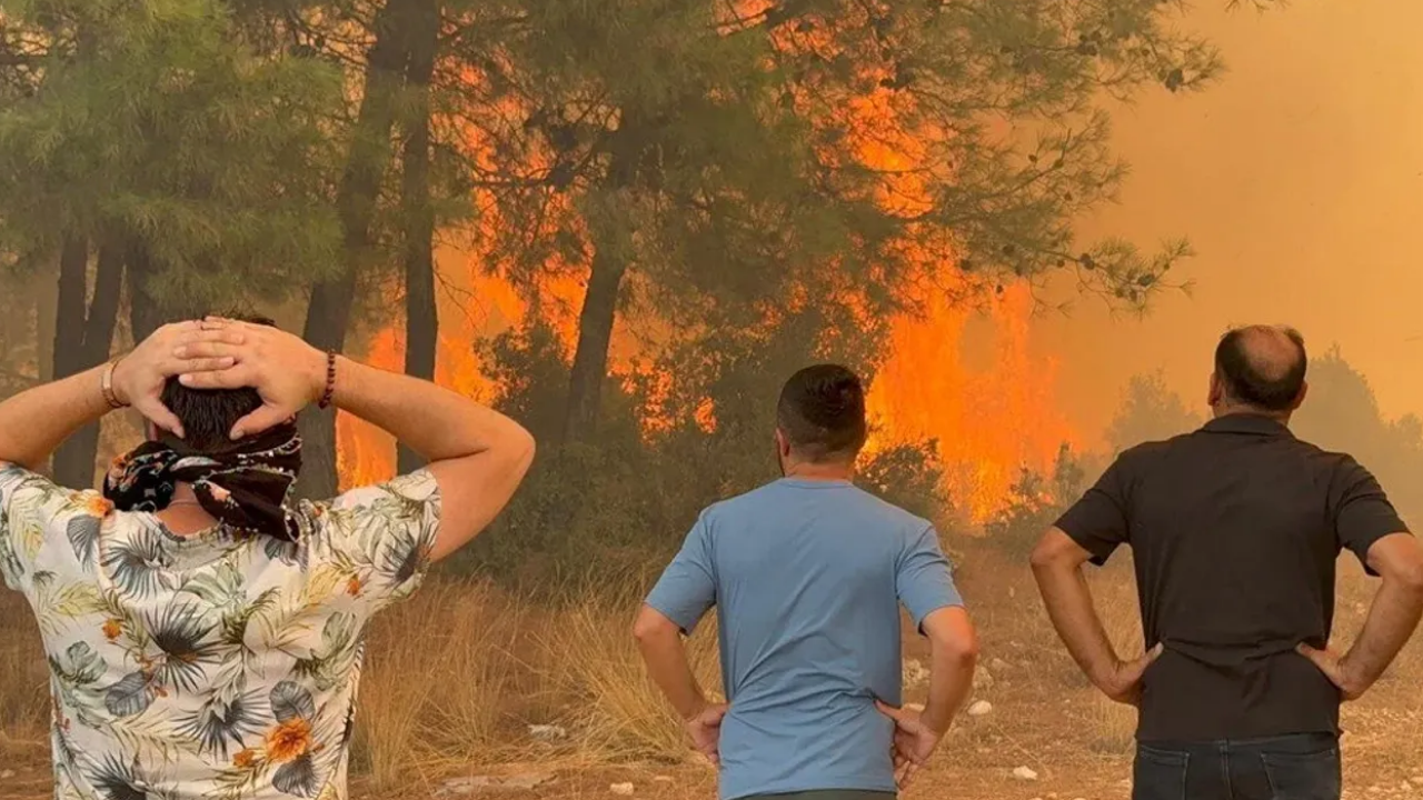 Antalya’da Peş Peşe Yangınlar Ormanlar Tehdit Altında, Vatandaşlar Nöbette (2)