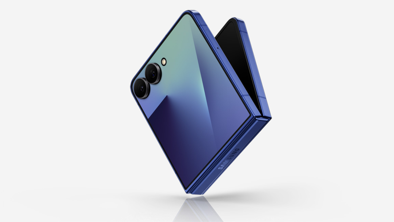 Galaxy Z Flip7, Flip6’Yı Gölgede Bırakıyor Yenilikler Neler (1)
