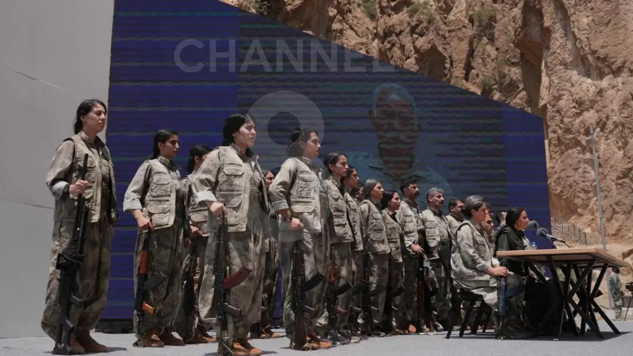 Görüntüler Paylaşıldı... Pkk Silahları Böyle Yaktı! (4)