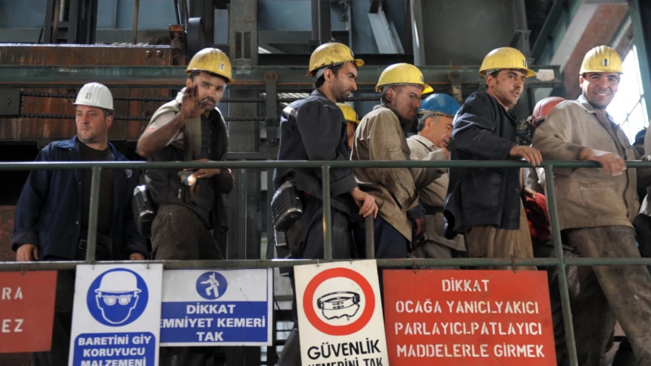Kamu Işçi Için Üçüncü Teklif Açıklandı İlk 6 Ay Için Yüzde 24 Zam (1)