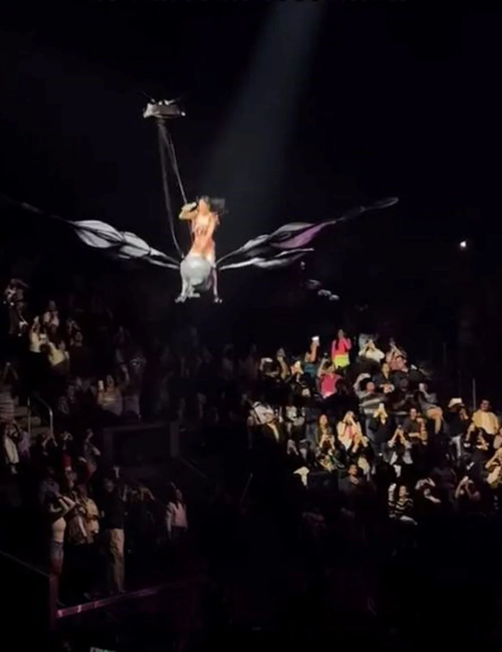 Katy Perry Konserinde Korku Dolu Anlar2