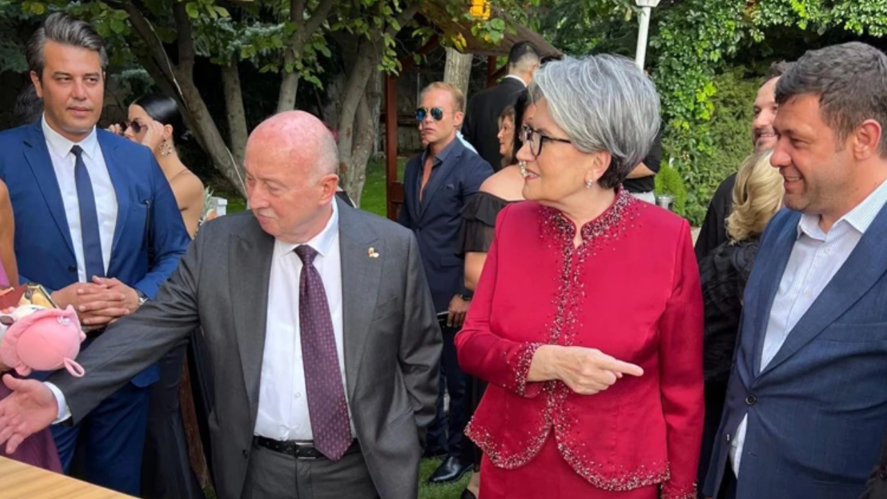 Meral Akşener İmaj Değişikliğine Gitti (2)