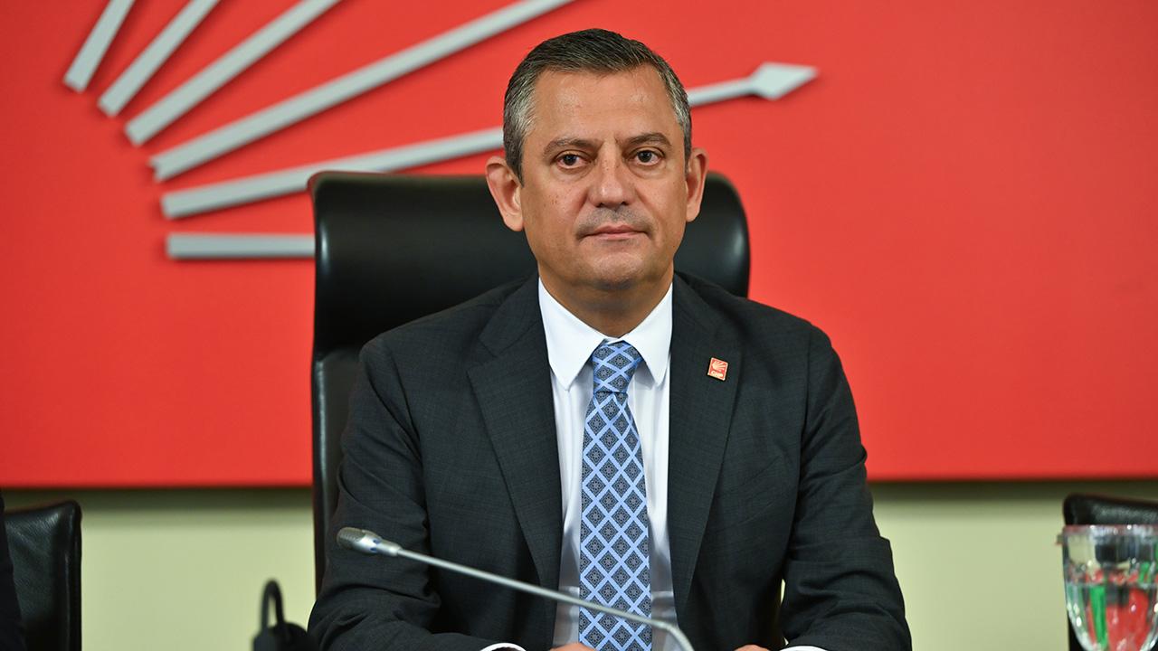 Özgür Özeeel