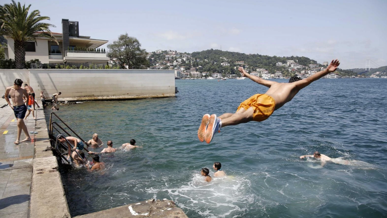 Sıcaklıklar Rekor Kıracak, Asfalt Buhar Saçacak Meteoroloji’den İstanbul Uyarısı (2)