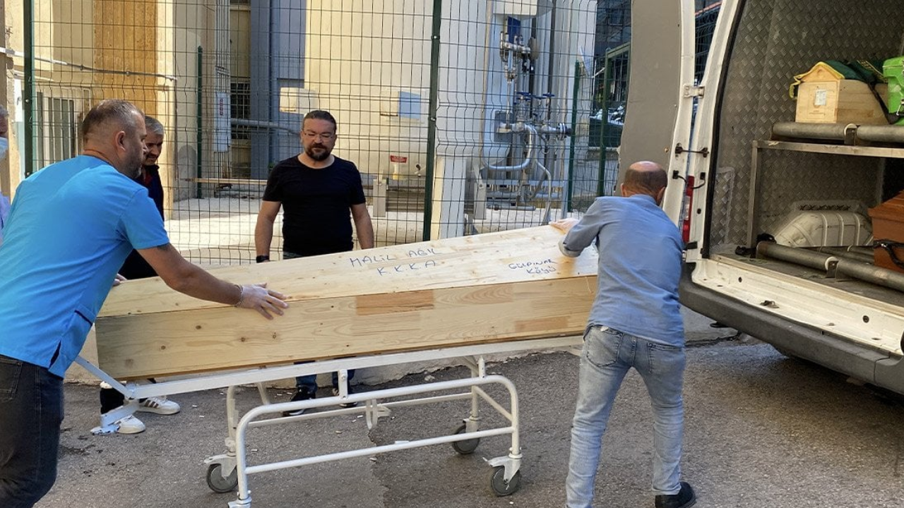 Sivas’ta Kkka Şüphesiyle Hastaneye Kaldırılan Hasta Hayatını Kaybetti (1)