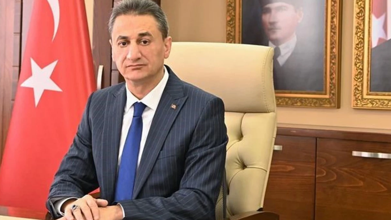Sivas’taki Feci Kazada Yaralanmıştı Eski Bitlis Valisi Erol Karaömeroğlu Hayatını Kaybetti