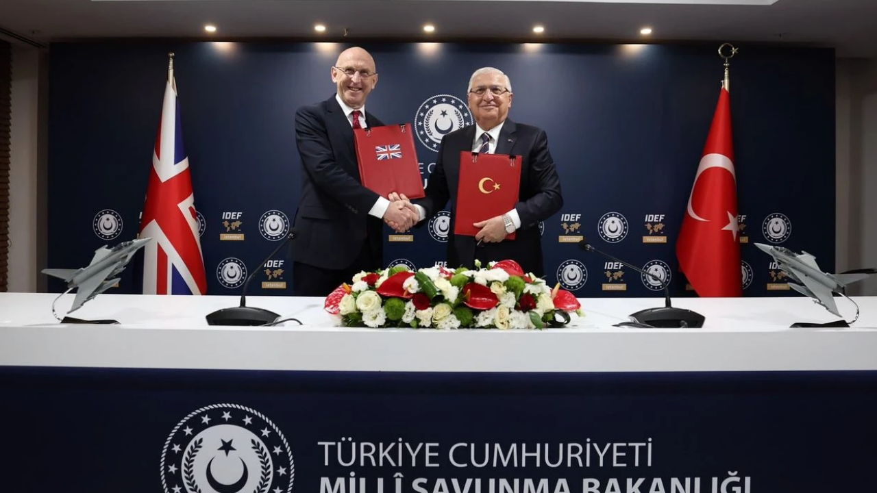 Türkiye Ile İngiltere Arasında Tarihi Anlaşma Eurofighter Typhoon Için Mutabakat Imzalandı