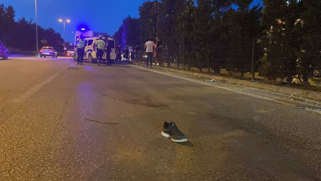 Yolun Karşısına Geçmeye Çalışan Genç Hayatını Kaybetti (1)