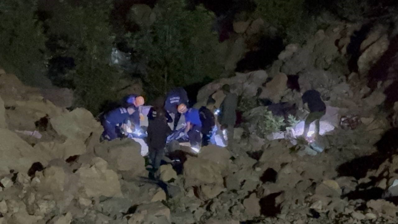 Kozan’da feci kaza: Otomobil uçuruma yuvarlandı, 5 ölü-2