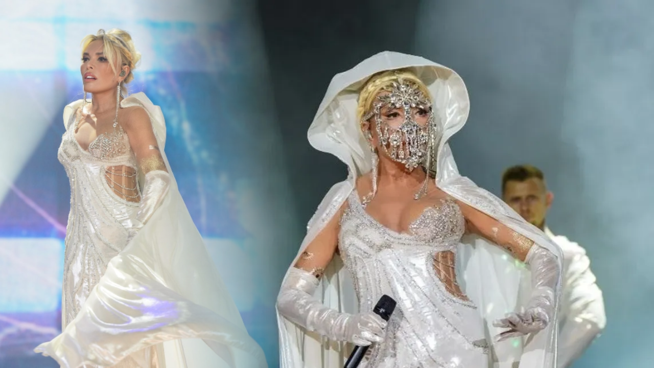 Ajda Pekkan Harbiye Konserinde Ekibini Seyirci Önünde Azarladı!
