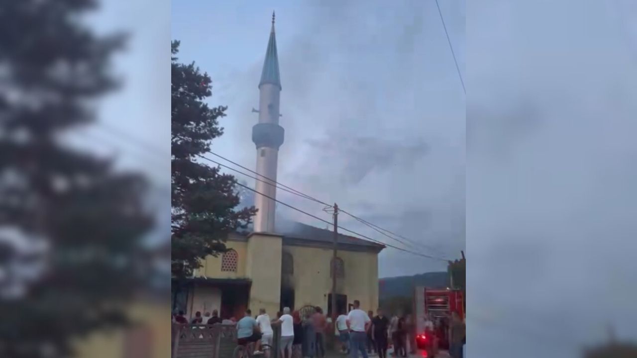 Akşam Namazı Öncesi Cami Alev Alev Yandı (1)