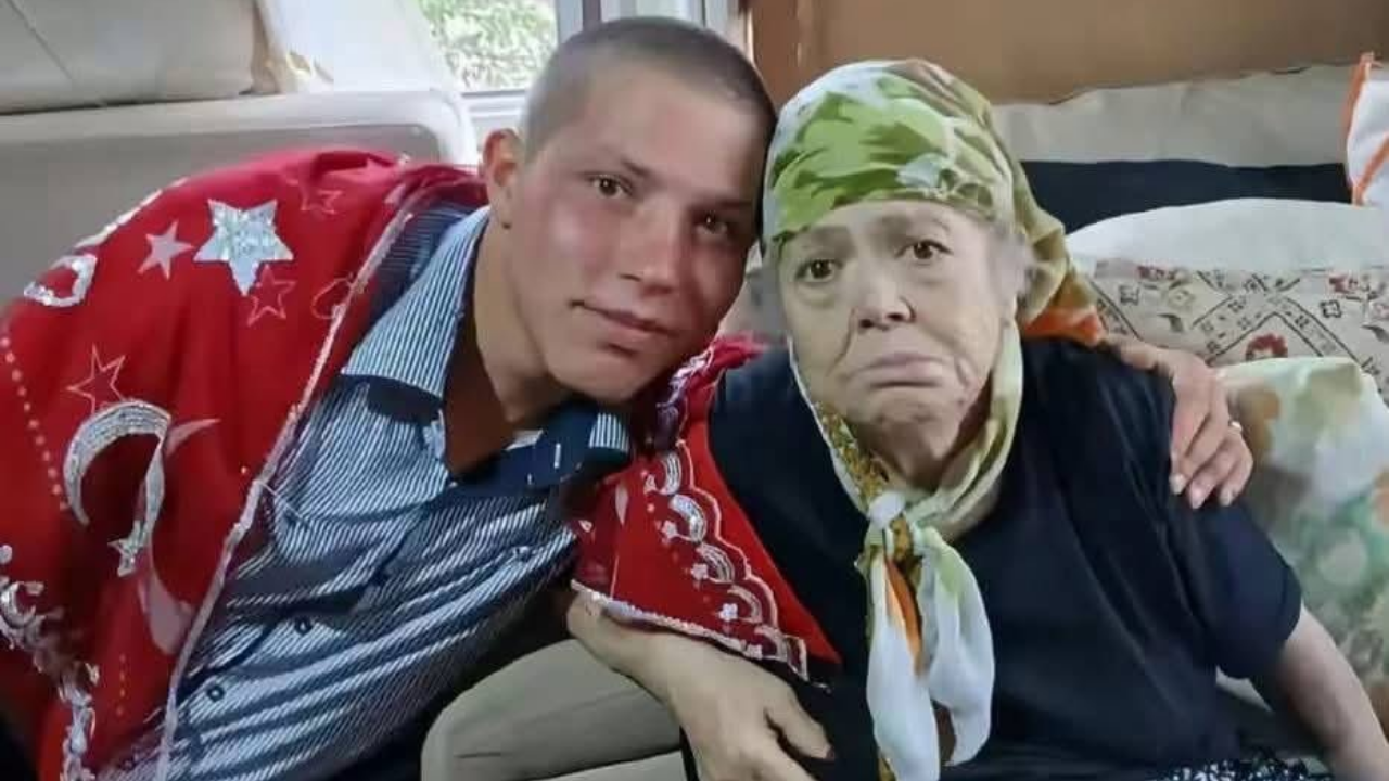 Askerlik Öncesi Fotoğraflarıyla Tanınmıştı İbrahim Çetin’in Anneannesi Hayatını Kaybetti (1)